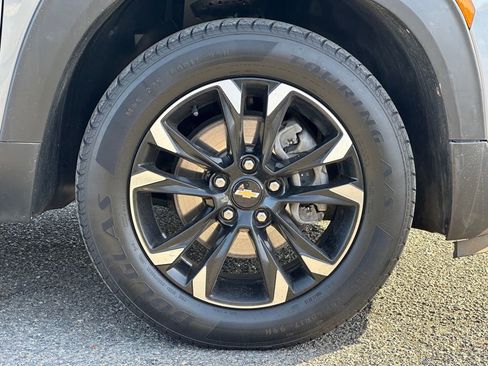 Used 2022 Chevrolet TrailBlazer LT w/ Convenience Package image 9