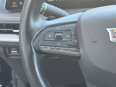 Used 2025 Cadillac XT4 Premium Luxury image 27