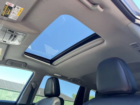 Used 2016 Toyota Highlander XLE AWD/4WD image 20