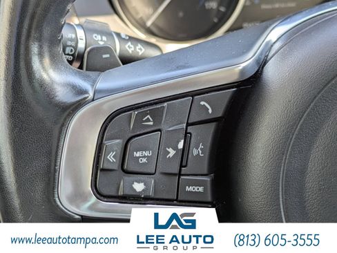 Used 2018 Jaguar F-PACE Prestige image 22
