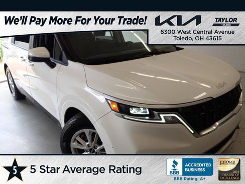 Used 2022 Kia Carnival LX FWD image 1