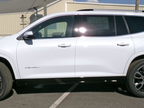 New 2026 GMC Acadia Denali Ultimate image 2