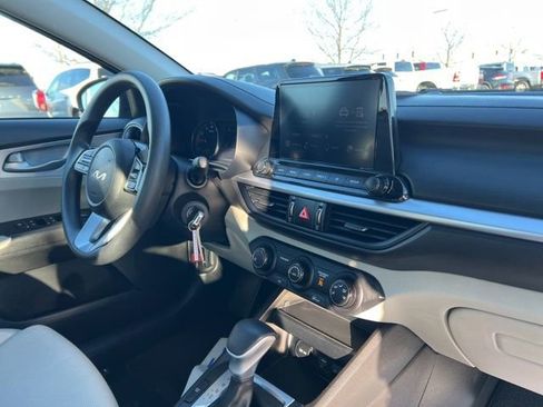 Certified 2023 Kia Forte LXS image 31