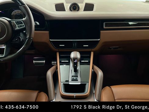 Used 2022 Porsche Cayenne Turbo AWD/4WD image 13