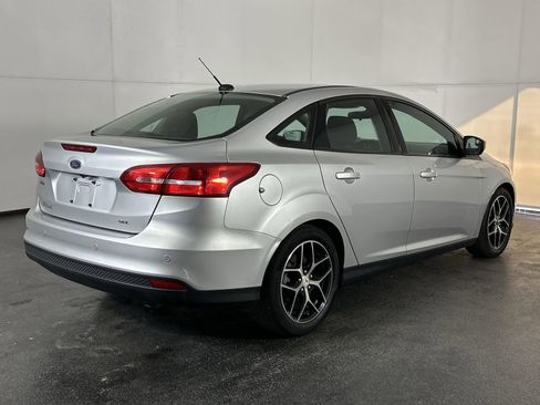 Used 2018 Ford Focus SEL w/ Cold Weather Package FWD image 8
