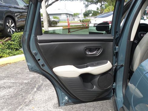Used 2025 Honda HR-V LX image 21