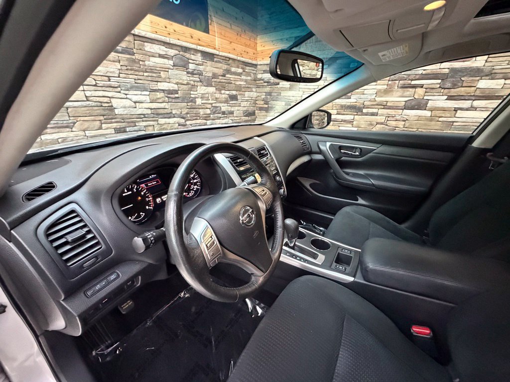 Used 2015 Nissan Altima 2.5 SV w/ Convenience Package FWD image 24