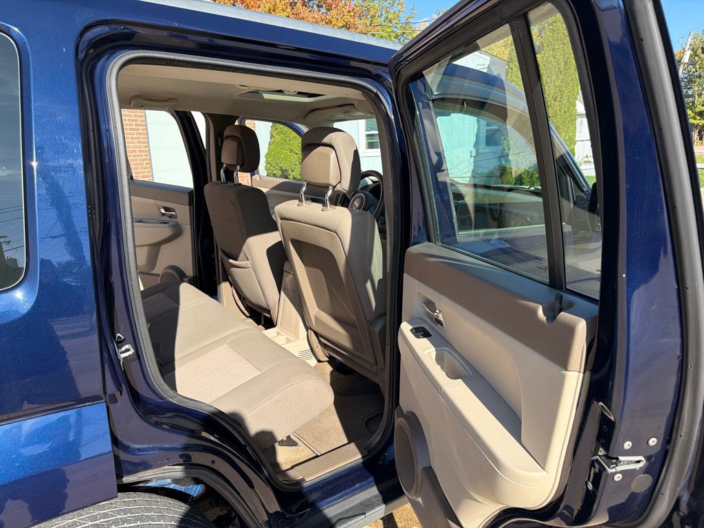 Used 2012 Jeep Liberty Sport w/ Driver Convenience Group AWD/4WD image 12