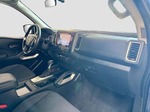 Used 2023 Nissan Frontier SV w/ SV Convenience Package image 28