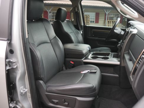 Used 2017 RAM 1500 Sport image 28