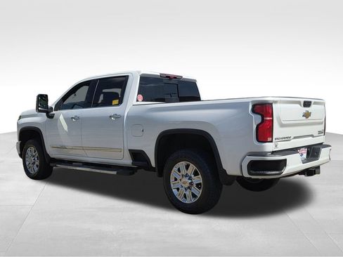 Used 2024 Chevrolet Silverado 2500 High Country w/ High Country Premium Package AWD/4WD image 8