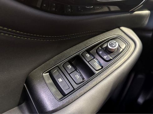 Used 2025 Subaru Outback Onyx Edition AWD/4WD image 40