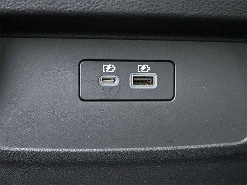 Used 2023 Nissan Frontier SV w/ Technology Package image 16