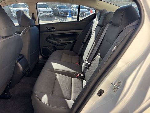 Used 2025 Nissan Altima 2.5 SV image 25