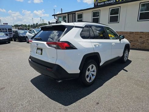 Used 2019 Toyota RAV4 LE FWD image 8