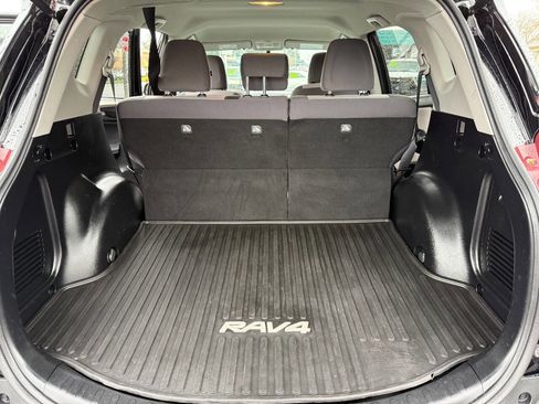 Used 2015 Toyota RAV4 LE image 10