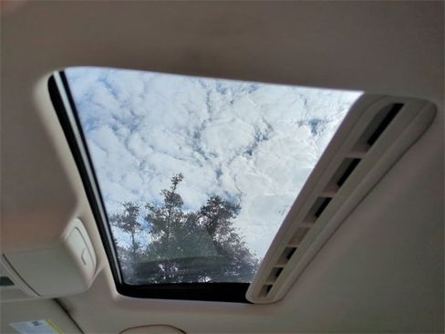 Used 2017 Volkswagen Passat 1.8T SEL Premium image 19