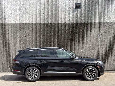 New 2026 Lincoln Aviator AWD image 7