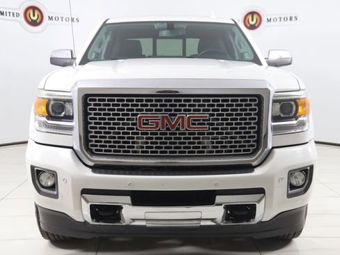 Used 2016 GMC Sierra 2500 Denali w/ Suspension Package, Off-Road AWD/4WD image 48