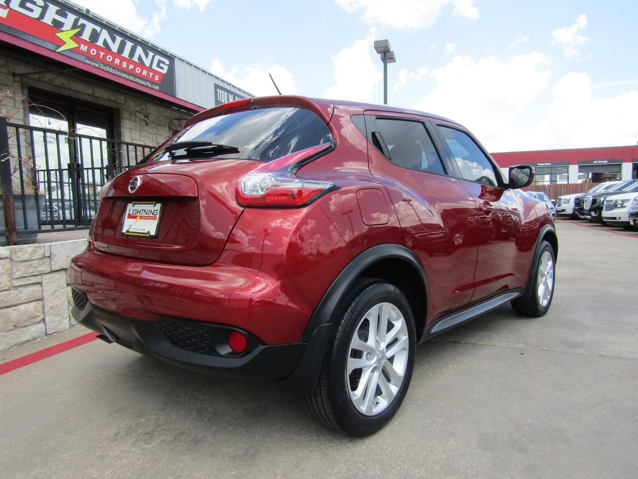 Used 2016 Nissan Juke S FWD image 4