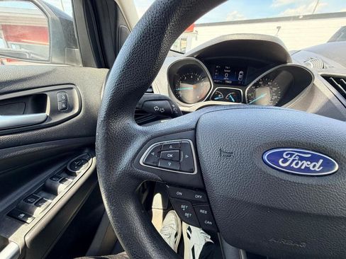 Used 2019 Ford Escape SE FWD image 16