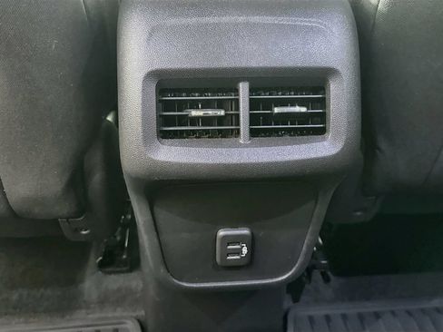 Used 2024 Chevrolet Equinox LT FWD image 25