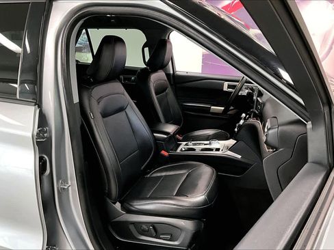 Used 2023 Ford Explorer Limited AWD/4WD image 11