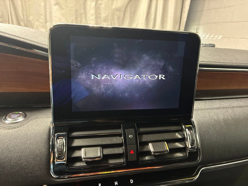 Used 2019 Lincoln Navigator L Reserve w/ Cargo Package AWD/4WD image 18