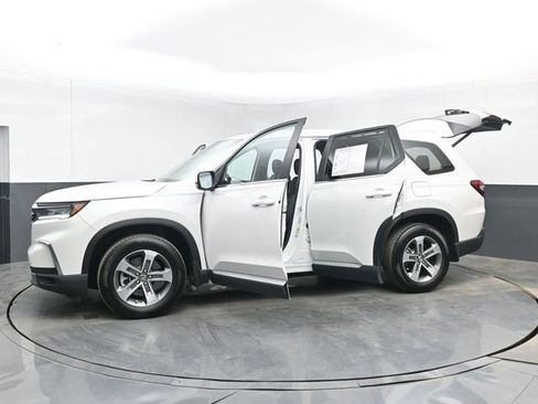 Used 2025 Honda Pilot EX-L image 54