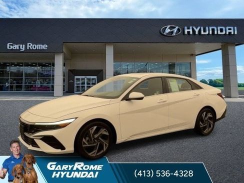 Used 2024 Hyundai Elantra SEL w/ Convenience Package FWD image 4