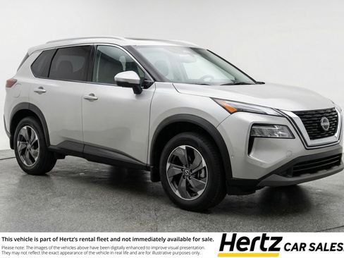 Used 2025 Nissan Rogue SV image 1