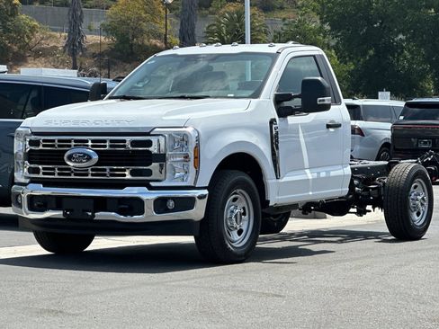 New 2026 Ford F350 XL w/ XL Chrome Package RWD image 7