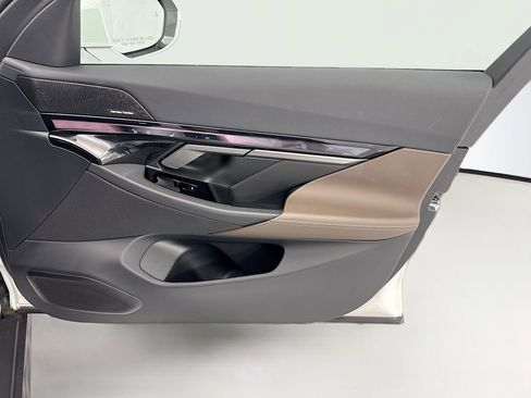 Certified 2026 BMW i5 eDrive40 w/ Premium Package RWD image 24