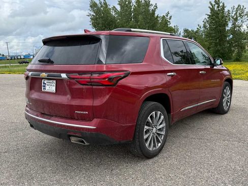 Used 2023 Chevrolet Traverse Premier AWD/4WD image 3