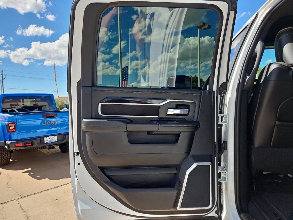 Used 2022 RAM 3500 Laramie AWD/4WD image 16