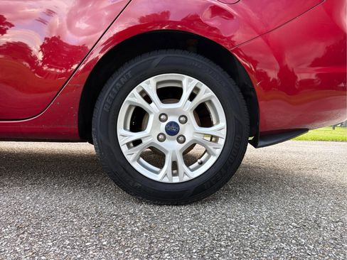 Used 2015 Ford Fiesta SE FWD image 28