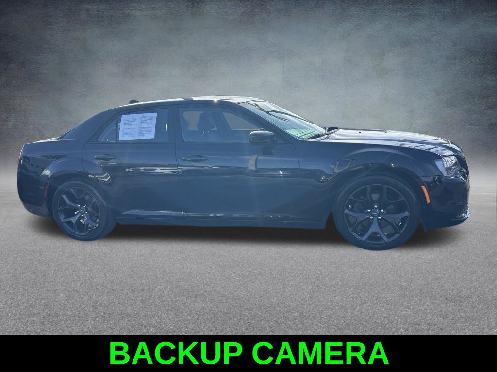 Used 2021 Chrysler 300 Touring w/ Sport Appearance Package RWD image 4