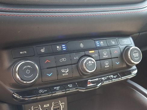 Used 2024 Dodge Durango GT AWD/4WD image 18
