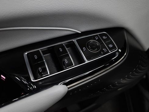 Used 2024 Cadillac Lyriq Luxury RWD image 33