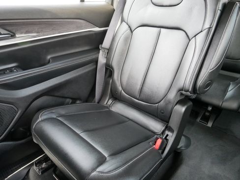 Used 2023 Jeep Grand Cherokee L Limited w/ Trailer Tow Group (B) image 12