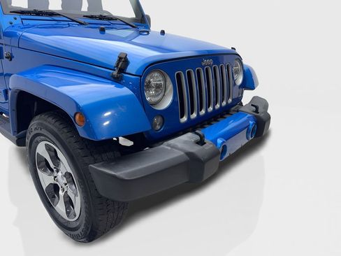 Used 2016 Jeep Wrangler Unlimited Sahara w/ Max Tow Package image 17