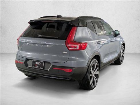 Used 2021 Volvo XC40 P8 Recharge image 5