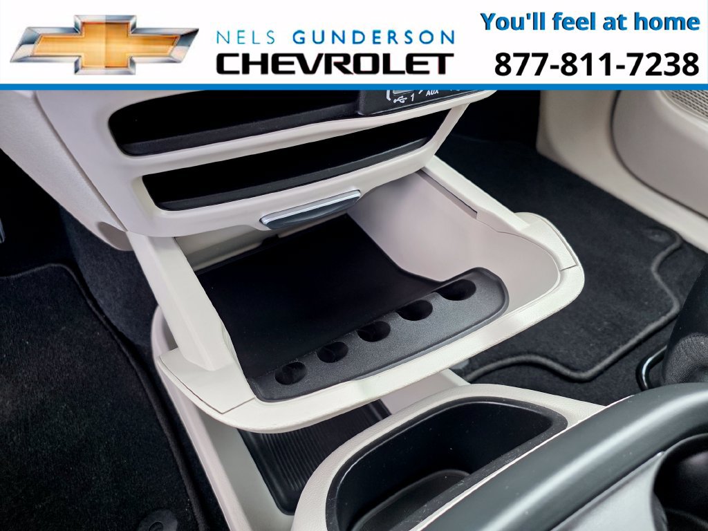 Used 2024 Chrysler Pacifica Touring-L FWD image 36