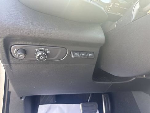 Certified 2023 Buick Envision Essence w/ Technology Package I AWD/4WD image 18