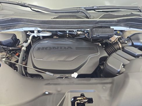 Certified 2025 Honda Passport EX-L image 29