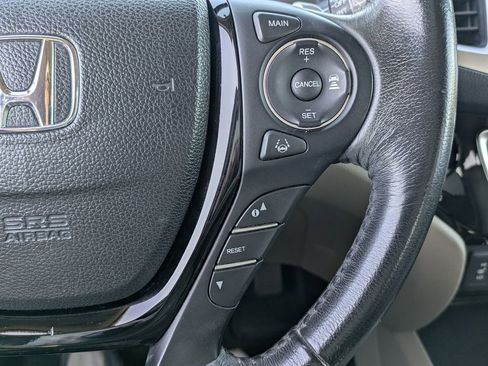 Used 2017 Honda Pilot Touring image 19