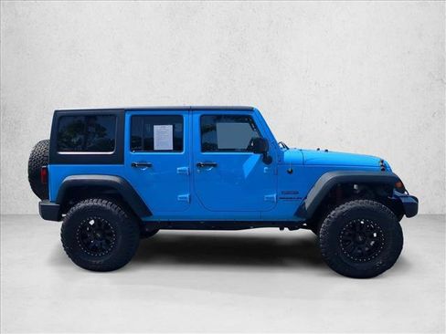Used 2017 Jeep Wrangler Unlimited Sport w/ Connectivity Group AWD/4WD image 4