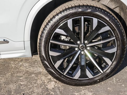 New 2026 Volvo XC90 T8 Plus w/ Protection Package AWD/4WD image 10