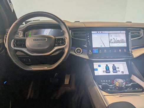 Used 2022 Jeep Grand Wagoneer Series I image 16