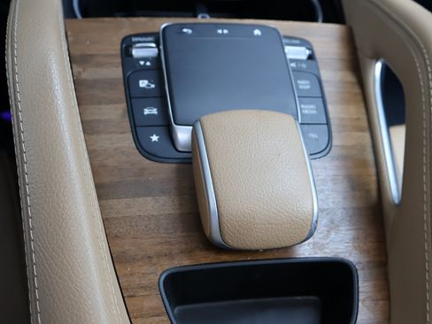 Used 2024 Mercedes-Benz GLE 350 4MATIC image 40